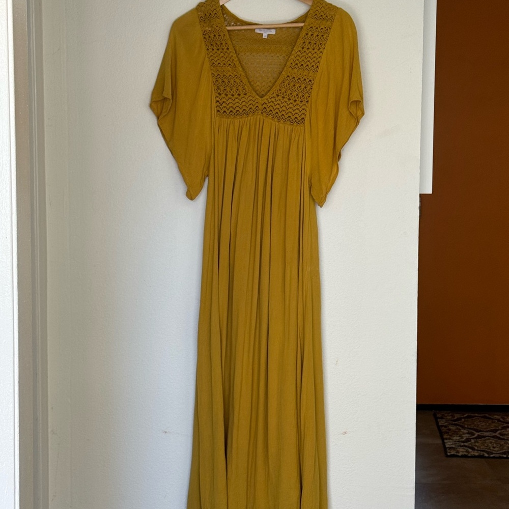 Flowy, long Mustard Yellow Maxi Dress size Small